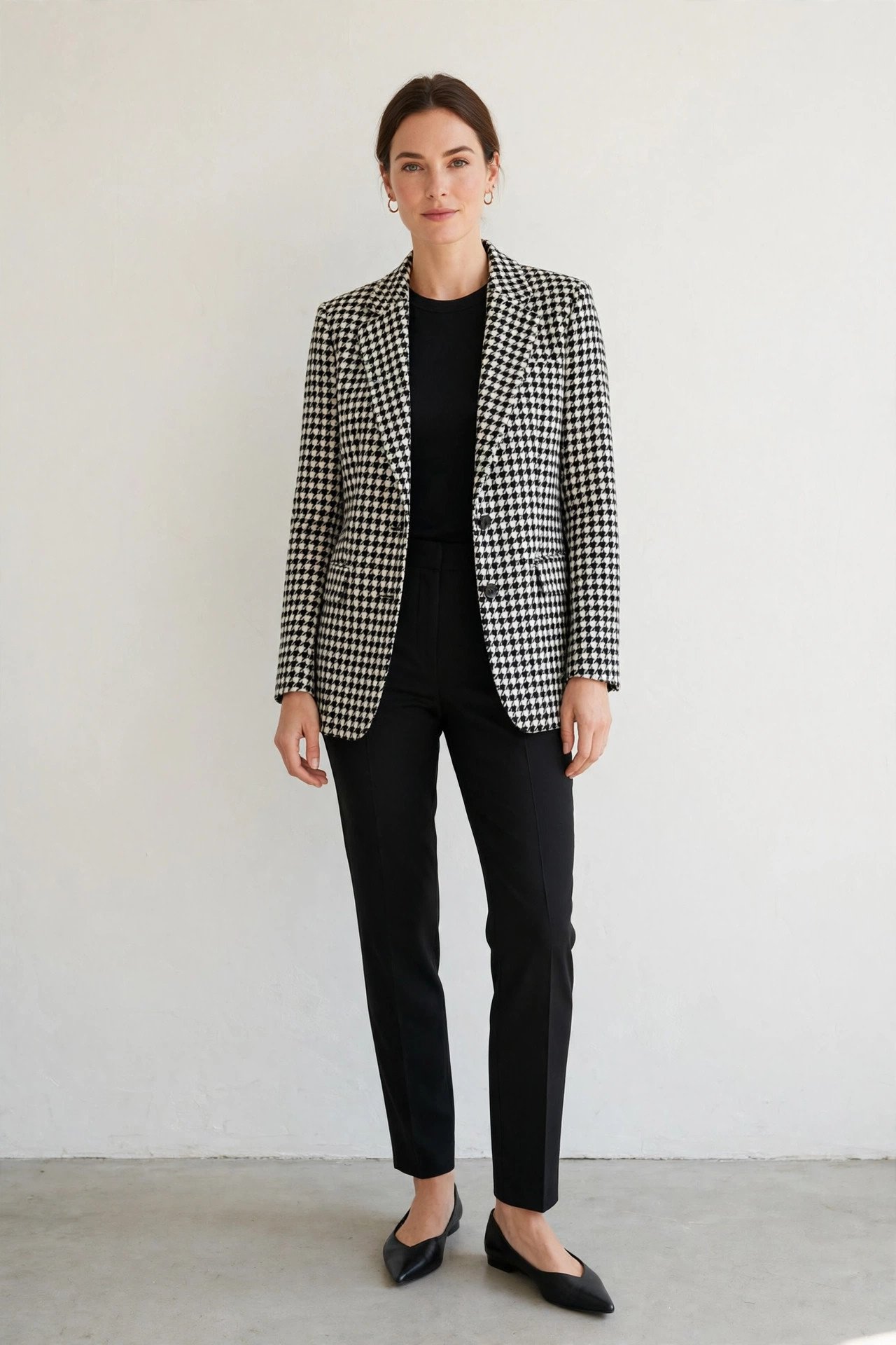 winter work outfits for women - houndstooth blazer with black pants